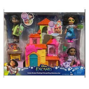 New Disney Encanto Petite Madrigal Family Storytelling Adventure Set